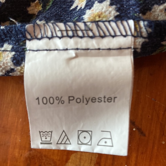 EUC Ladies Shein low cut top - Picture 5 of 5